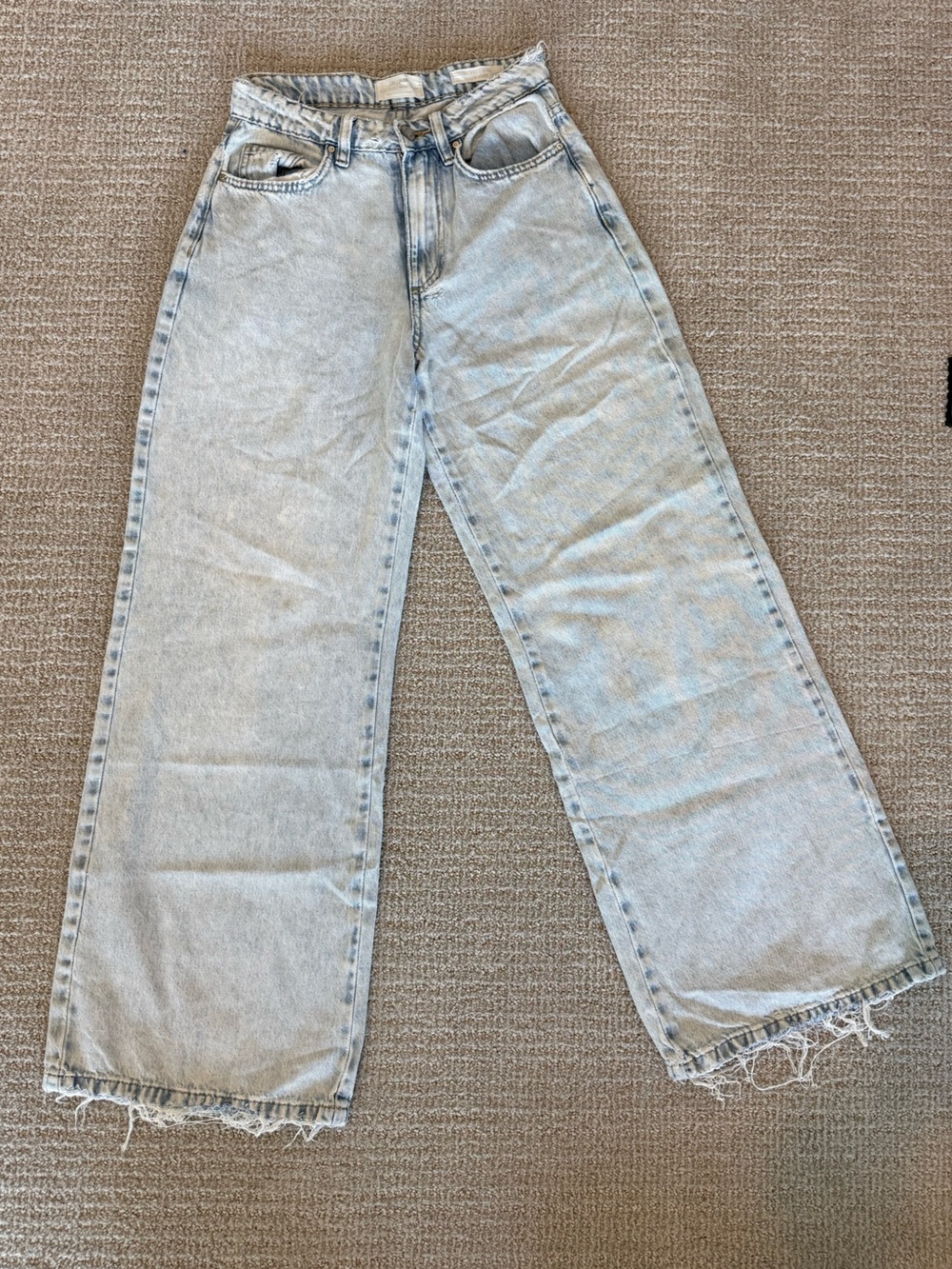 Distressed Light Wash Baggy Jeans